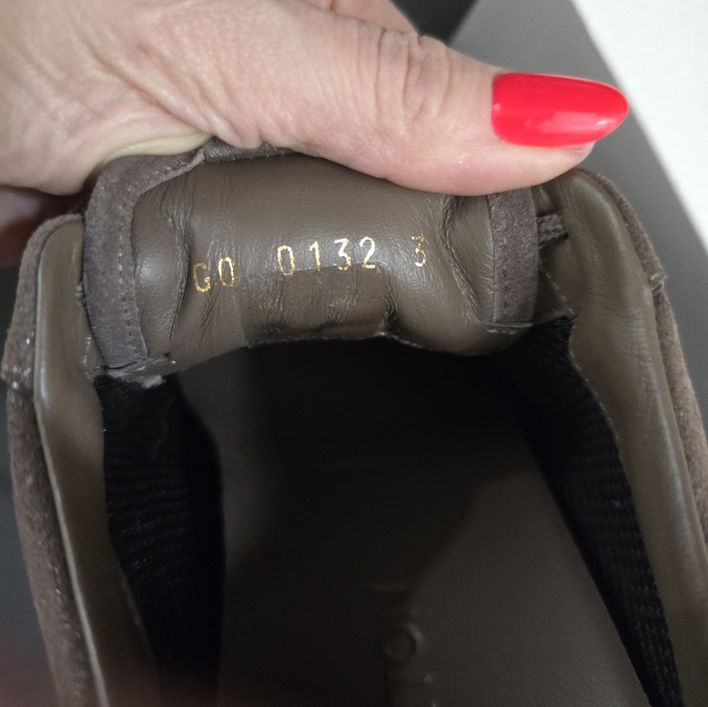 Louis Vuitton brand new walking sneakers. NW. Size 37. (Fits 7.5) - Picture 7 of 7